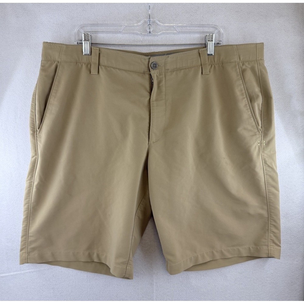 Under Armour Mens HeatGear Golf Shorts Tan Khaki Loose Fit Size 42 1253487
